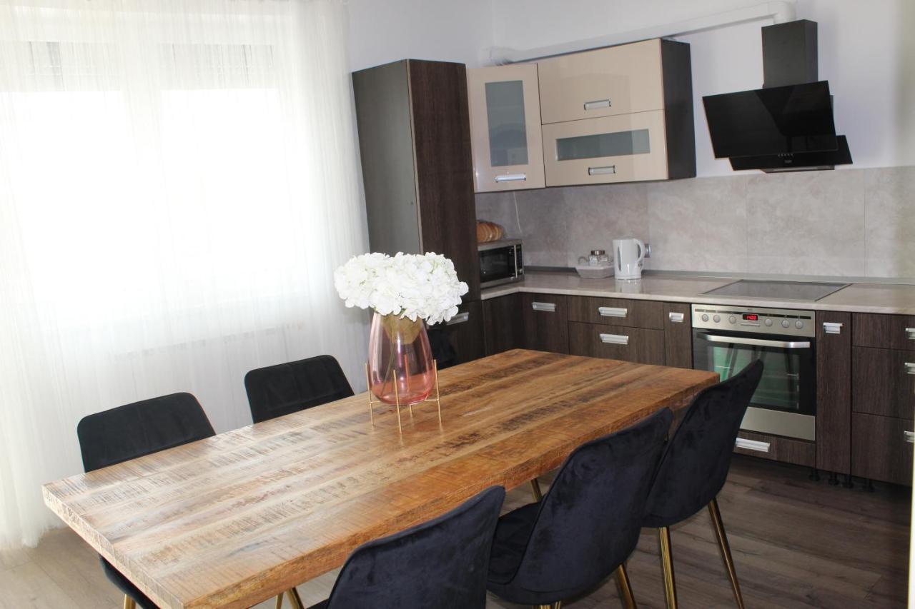 Sunny House Apartman Сегед Экстерьер фото