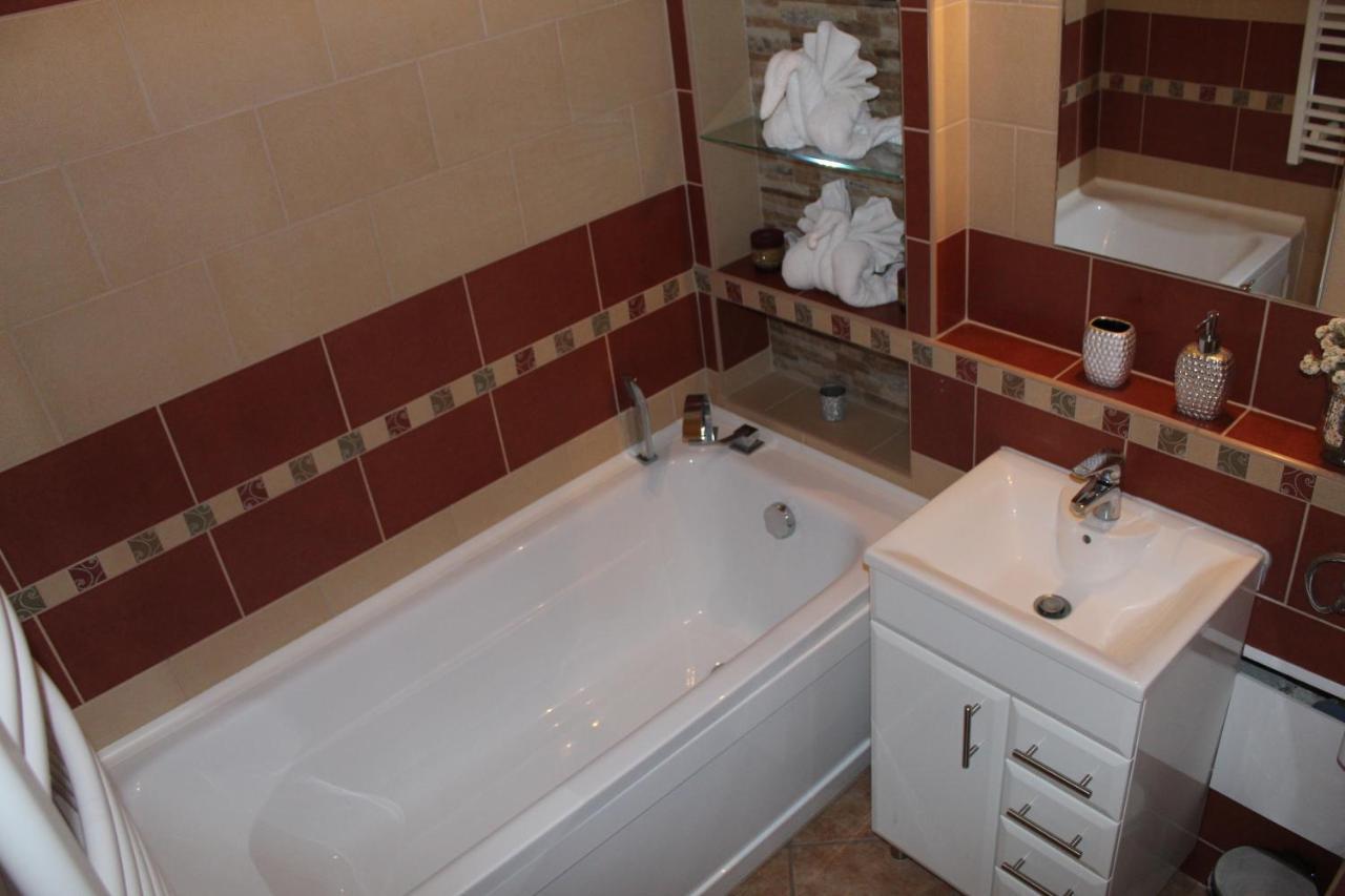 Sunny House Apartman Сегед Экстерьер фото